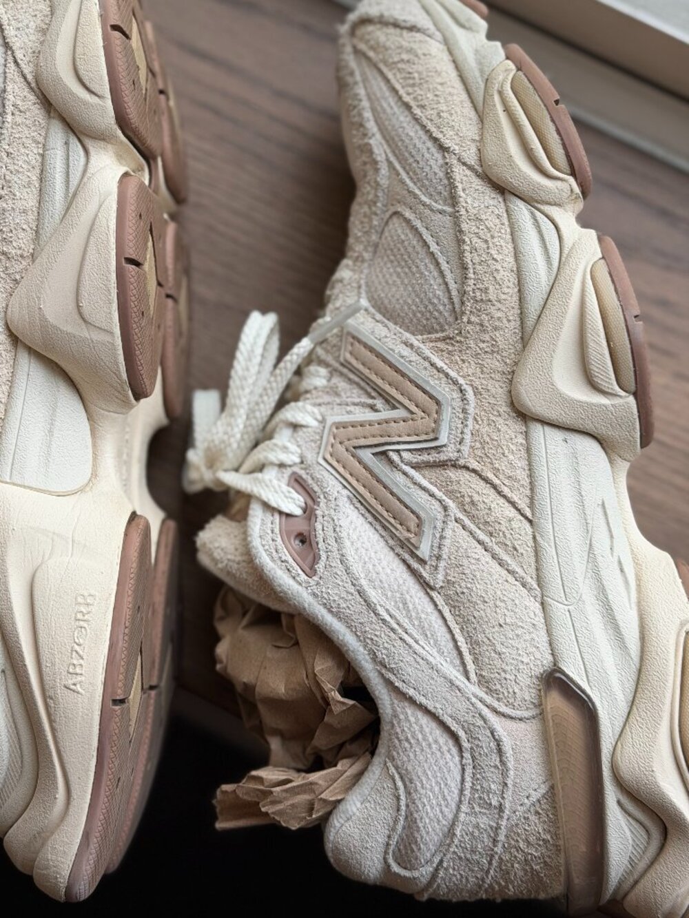 New Balance Gender Inclusive 9060 Sneaker BISQUE/ SEA SALT - Picture 8 of 9